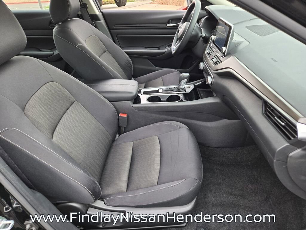 Used 2024 Nissan Altima 2.5 SV image 16
