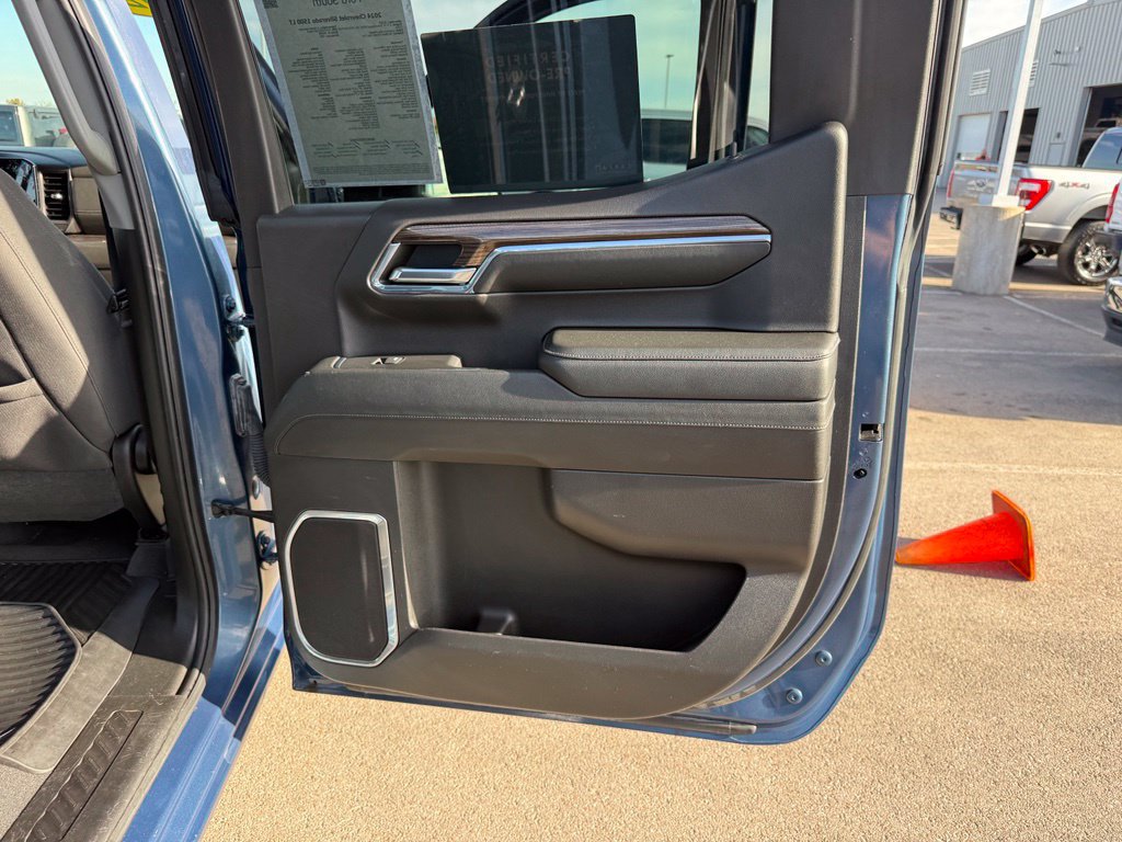 Used 2024 Chevrolet Silverado 1500 LT AWD/4WD image 21