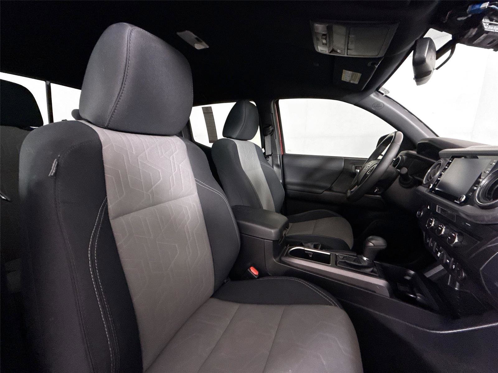 Used 2022 Toyota Tacoma TRD Sport w/ Technology Package RWD image 35