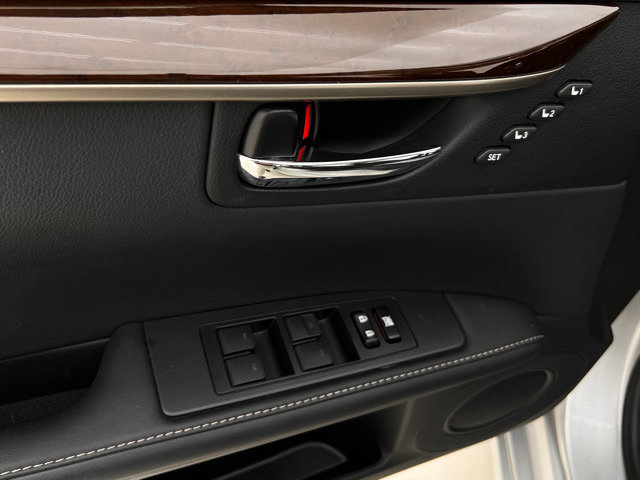 Used 2013 Lexus ES 350 w/ Luxury Pkg FWD image 23