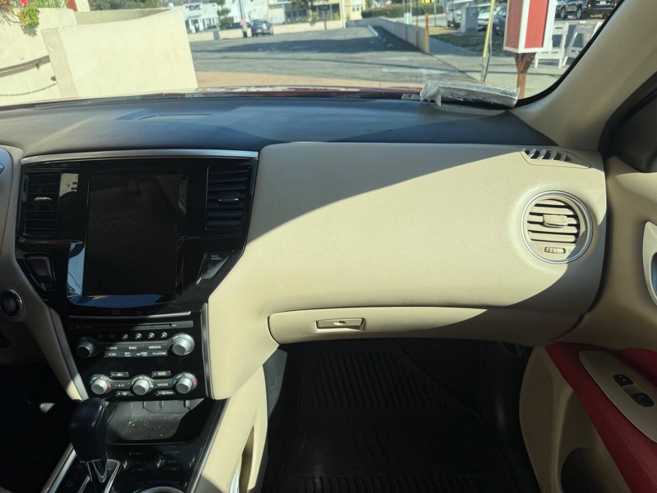 Used 2017 Nissan Pathfinder SV FWD image 26