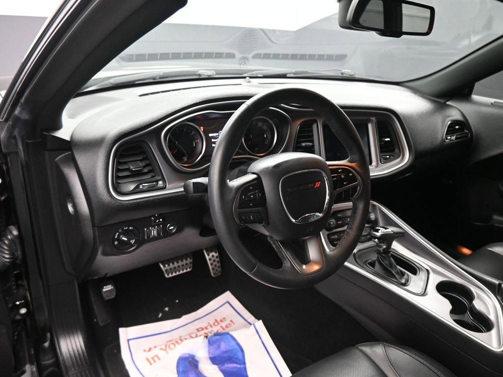 Used 2019 Dodge Challenger SXT w/ Plus Package image 11