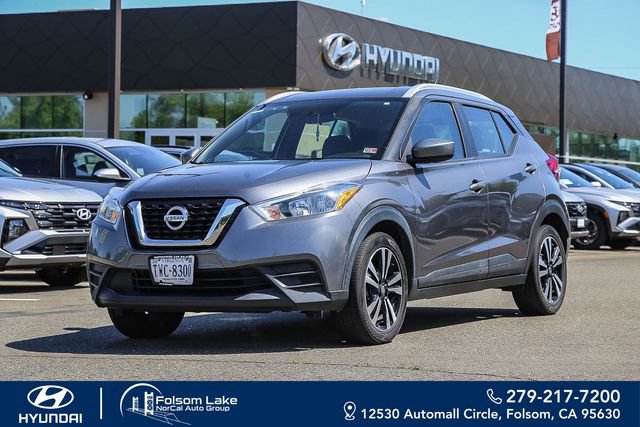 Used 2019 Nissan Kicks SV FWD image 1