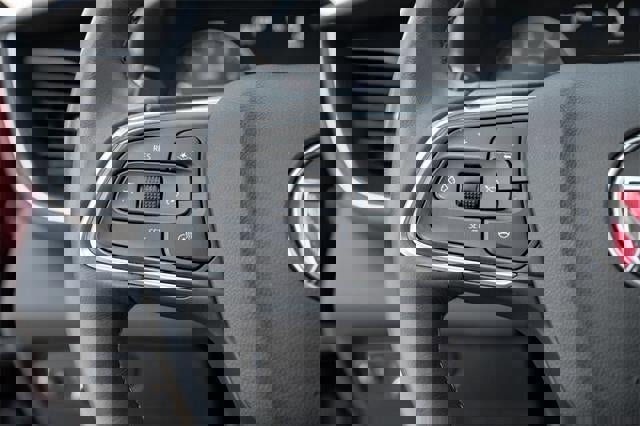 Used 2023 Buick Envision Essence image 24