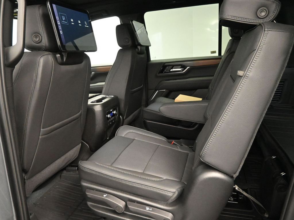 New 2026 GMC Yukon XL Denali w/ Denali Reserve Package image 16