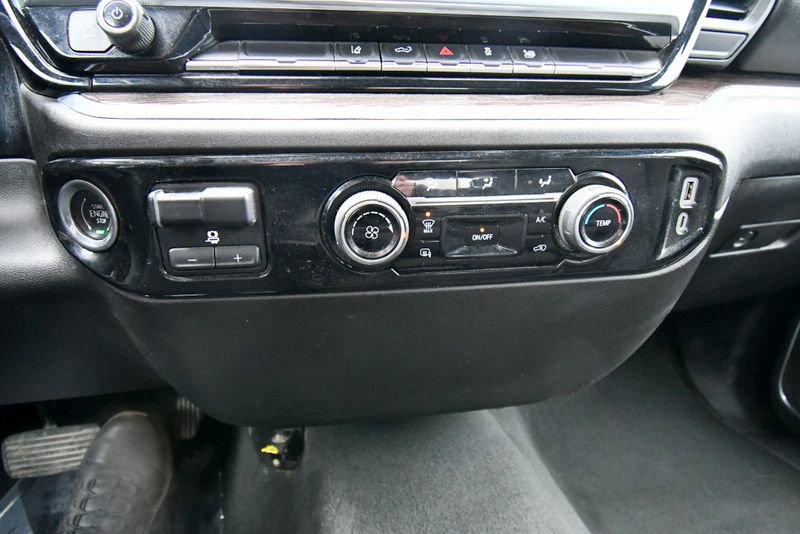 Used 2024 Chevrolet Silverado 2500 LT AWD/4WD image 27