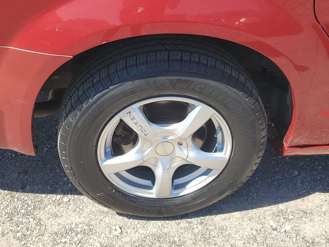 Used 2008 Chrysler Town & Country Touring FWD image 5