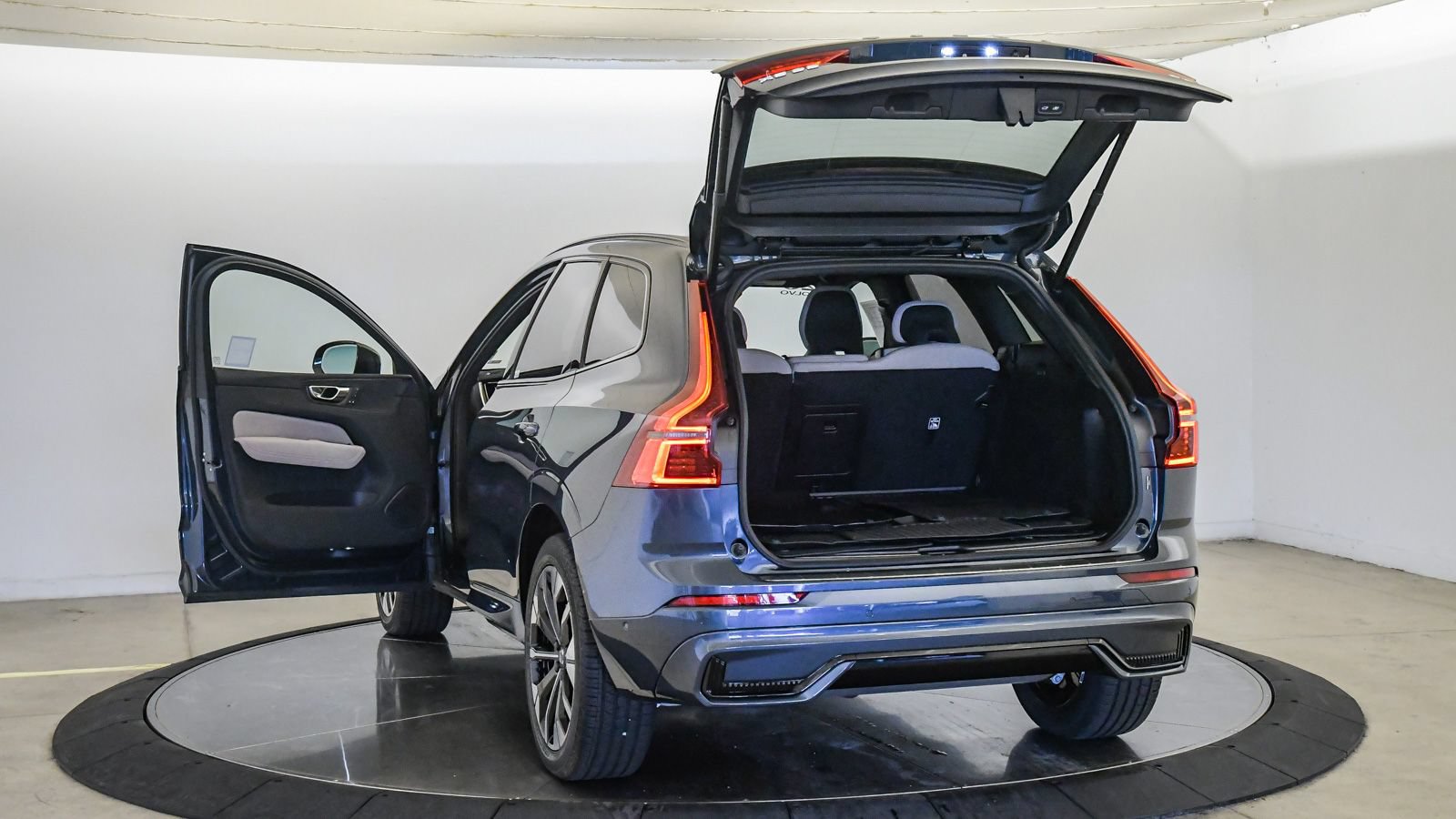 Certified 2026 Volvo XC60 B5 Plus w/ Protection Package Premier AWD/4WD image 26