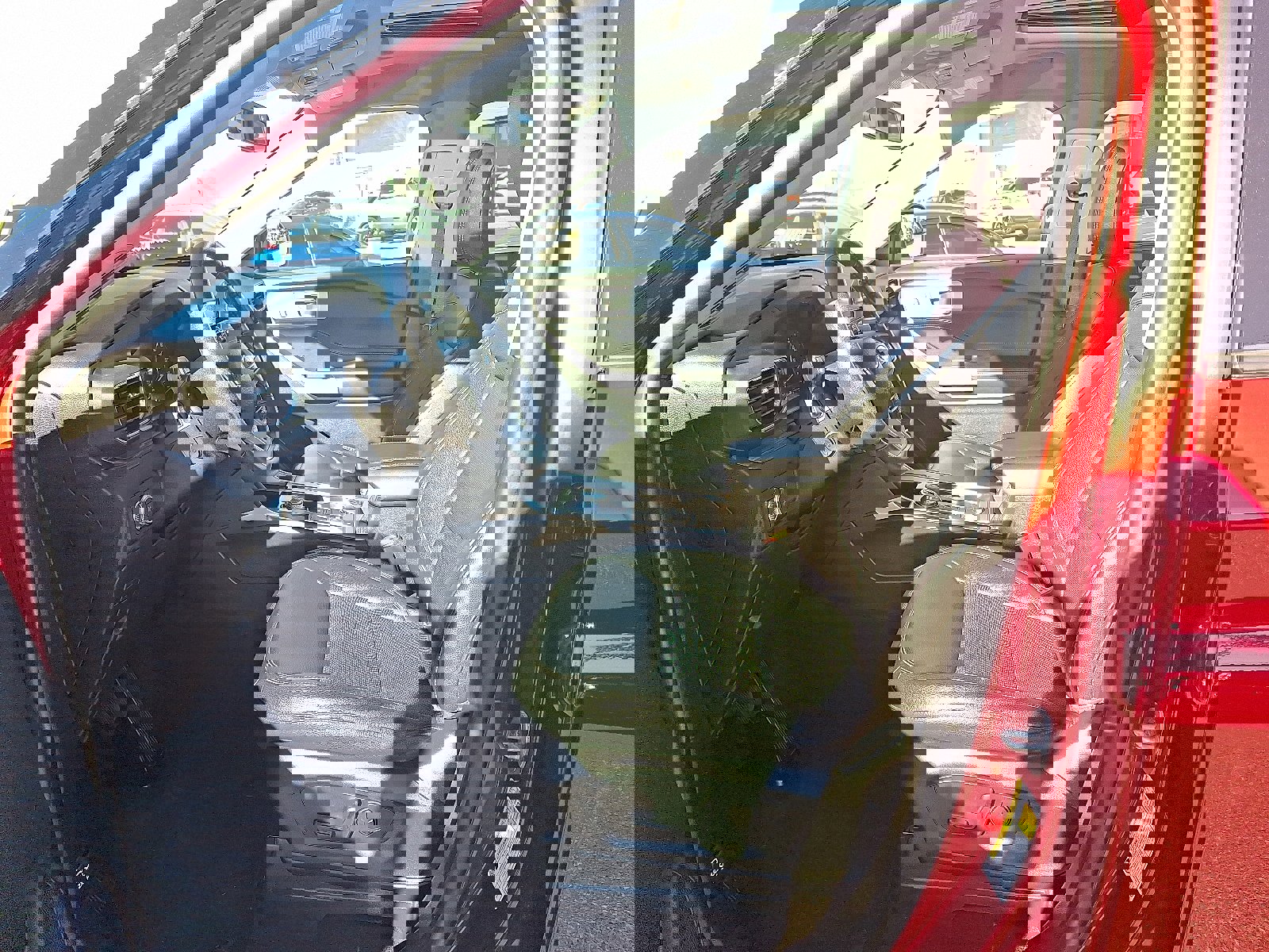 Used 2022 Ford Explorer Limited w/ Equipment Group 301A image 13