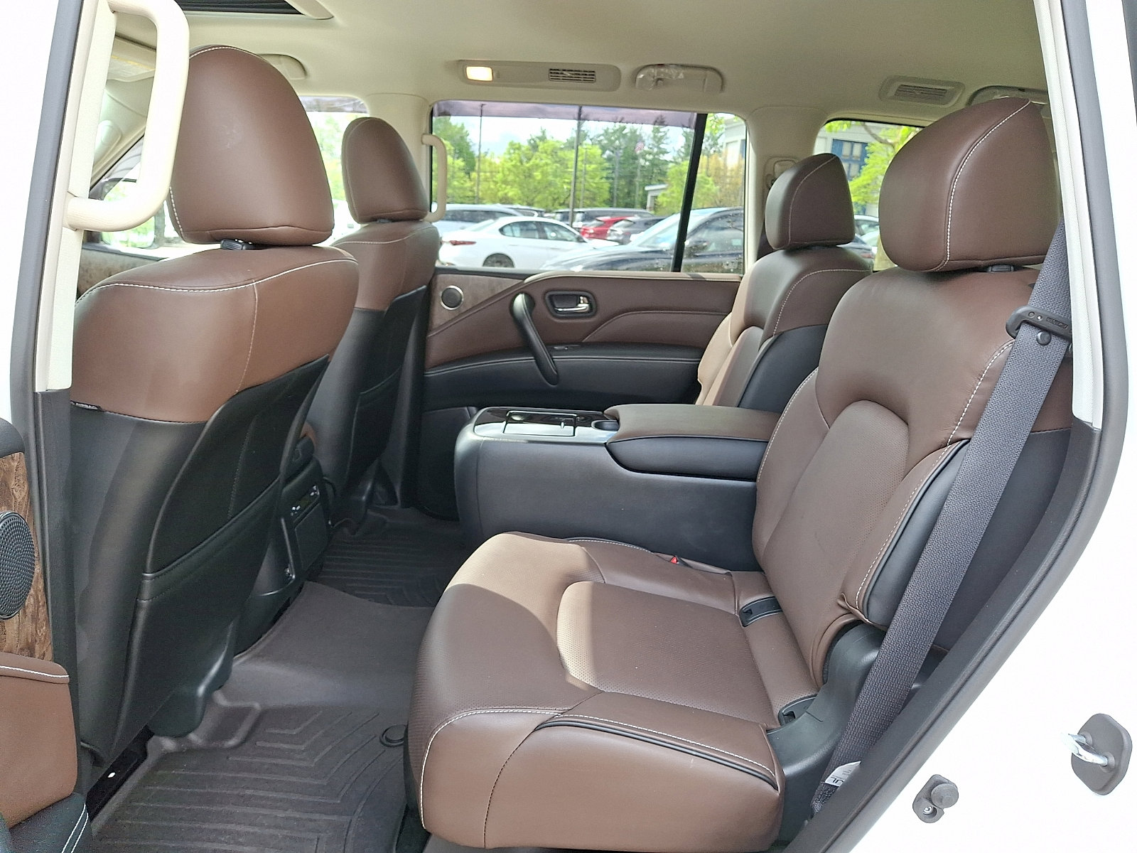 Certified 2024 INFINITI QX80 Premium Select w/ All-Season Package AWD/4WD image 11