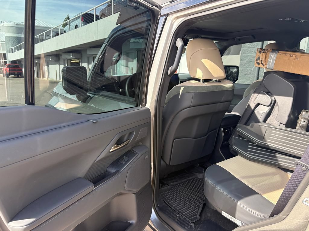 Used 2025 Lexus GX 550 w/ Accessory Package (CT) AWD/4WD image 27