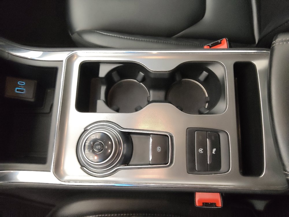 Used 2024 Ford Edge Titanium image 26