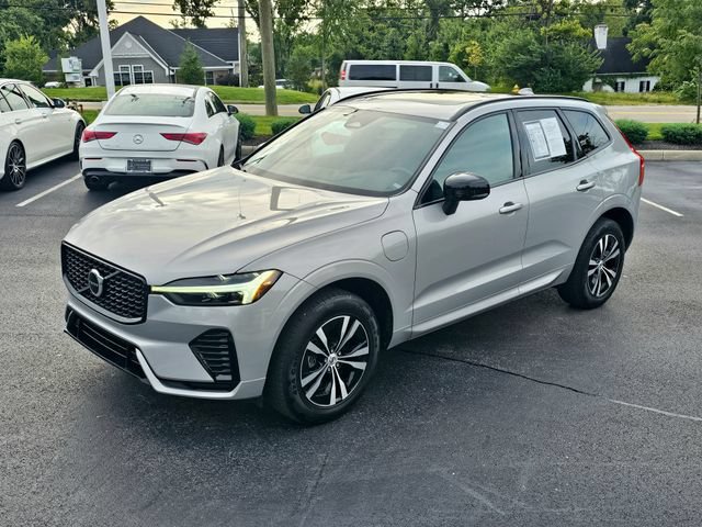 Used 2024 Volvo XC60 T8 Core AWD/4WD image 4