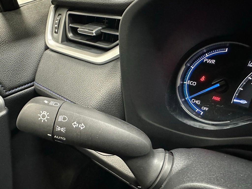Used 2025 Toyota RAV4 XSE w/ Weather Package image 21