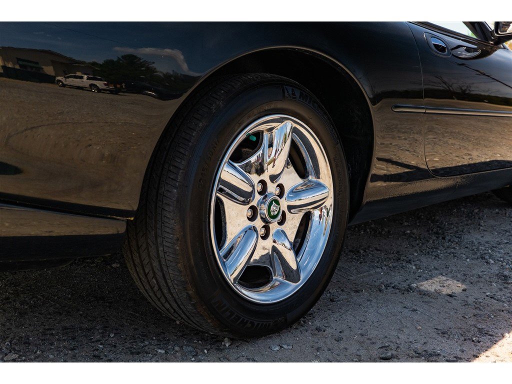 Used 1998 Jaguar XK8 Convertible image 10