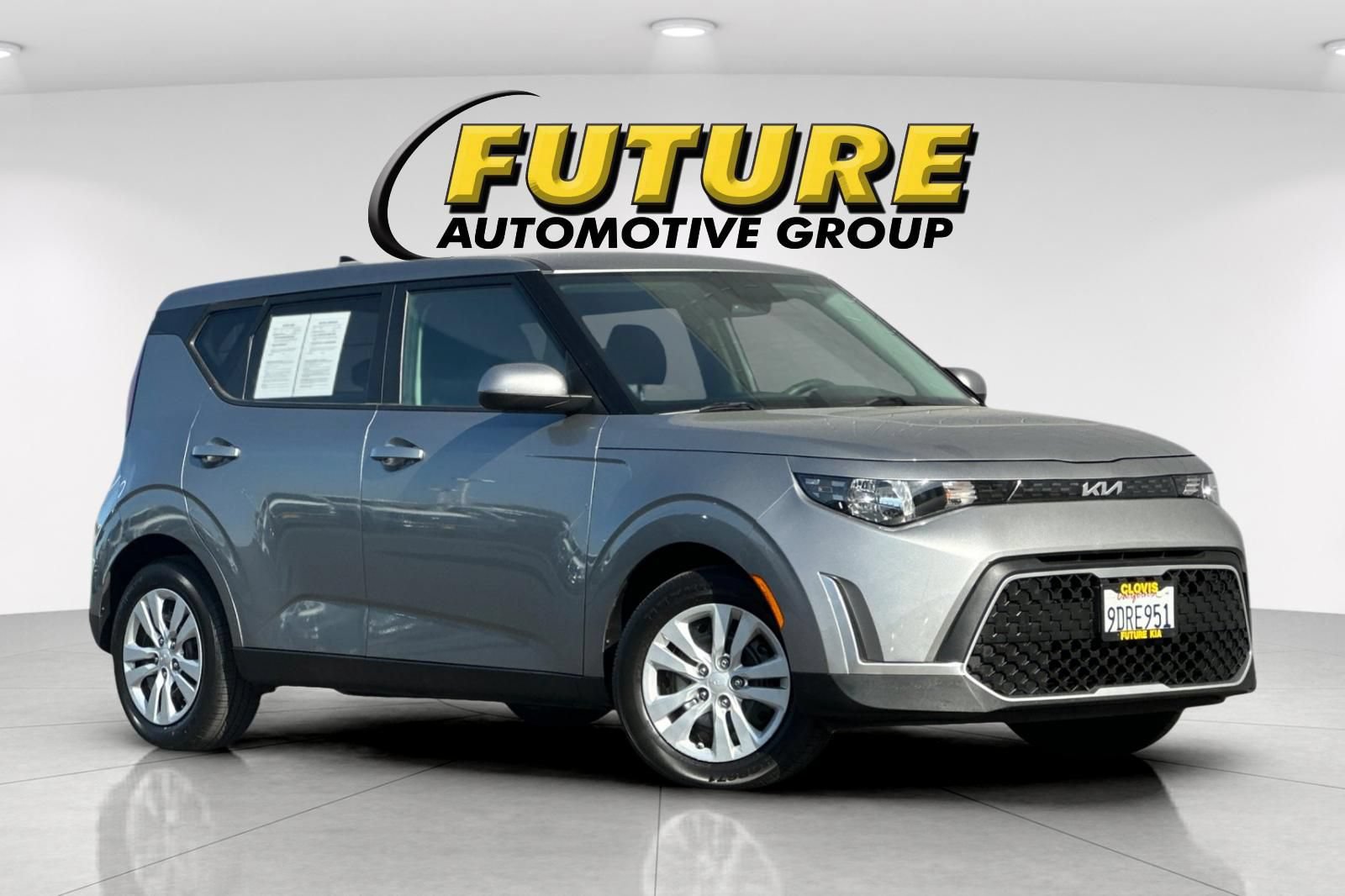 Certified 2023 Kia Soul LX FWD image 2