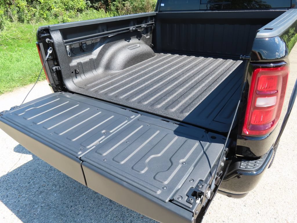 New 2027 RAM 1500 Laramie w/ Night Edition AWD/4WD image 21