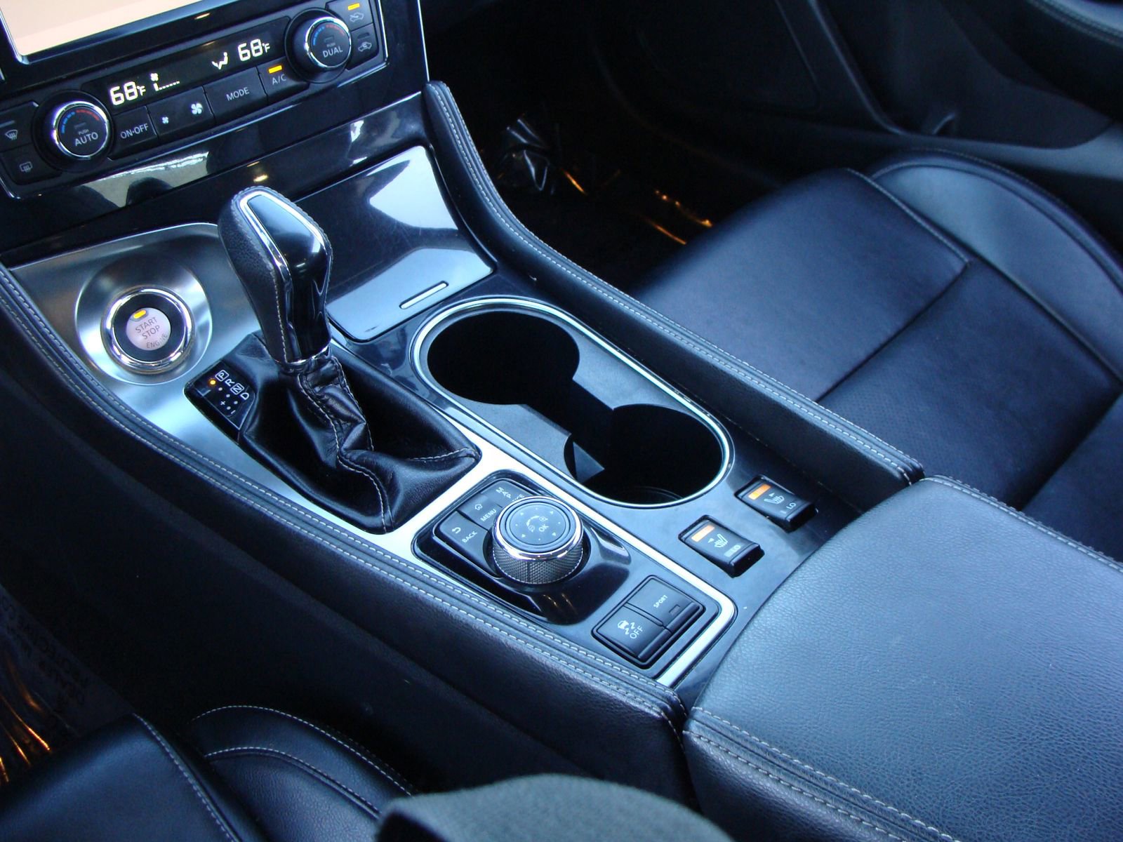 Used 2020 Nissan Maxima 3.5 SV w/ Floor Mat Group FWD image 15