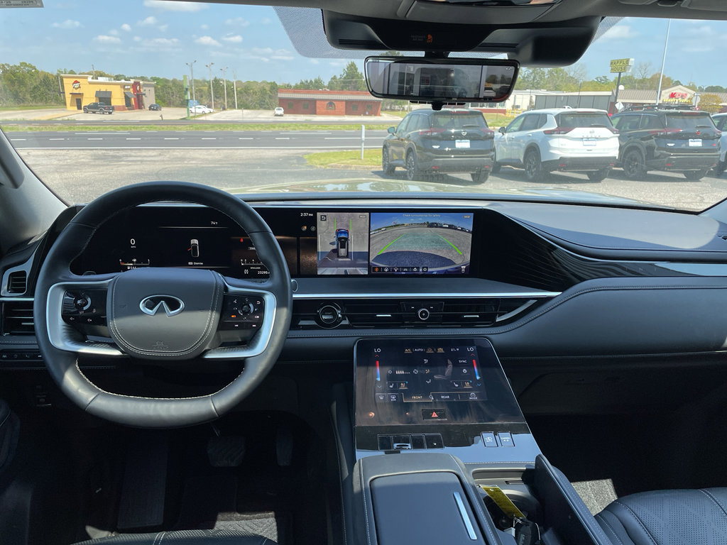 Used 2025 INFINITI QX80 Sensory image 12
