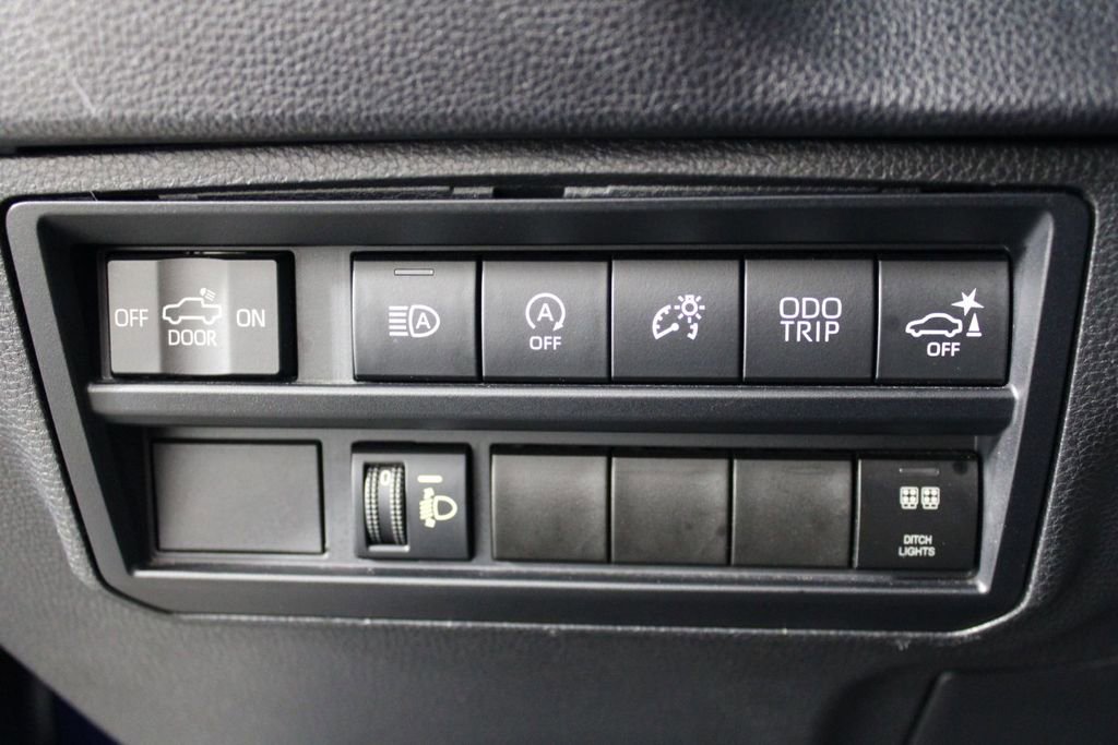 Used 2022 Toyota Tundra SR5 w/ SR5 Convenience Package image 18