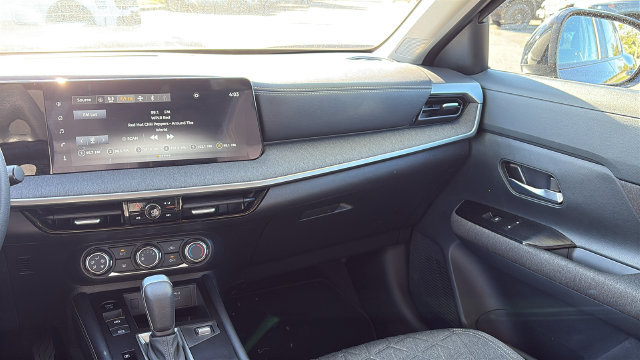 Certified 2025 Nissan Kicks SV AWD/4WD image 24