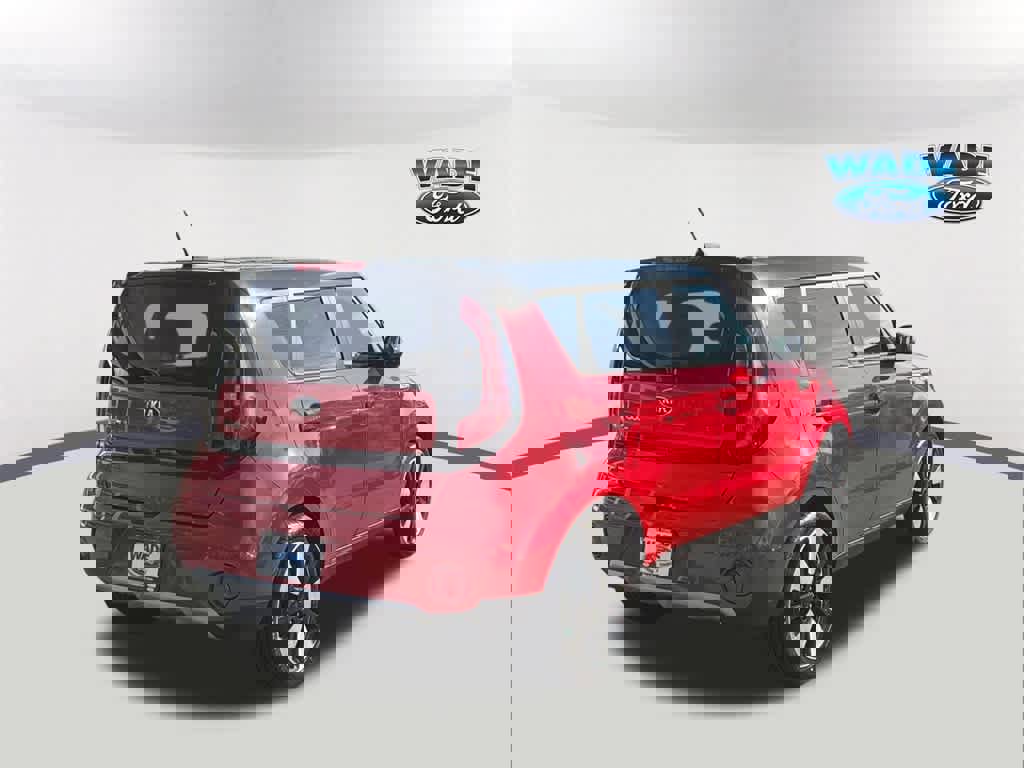 Used 2019 Kia Soul + image 5