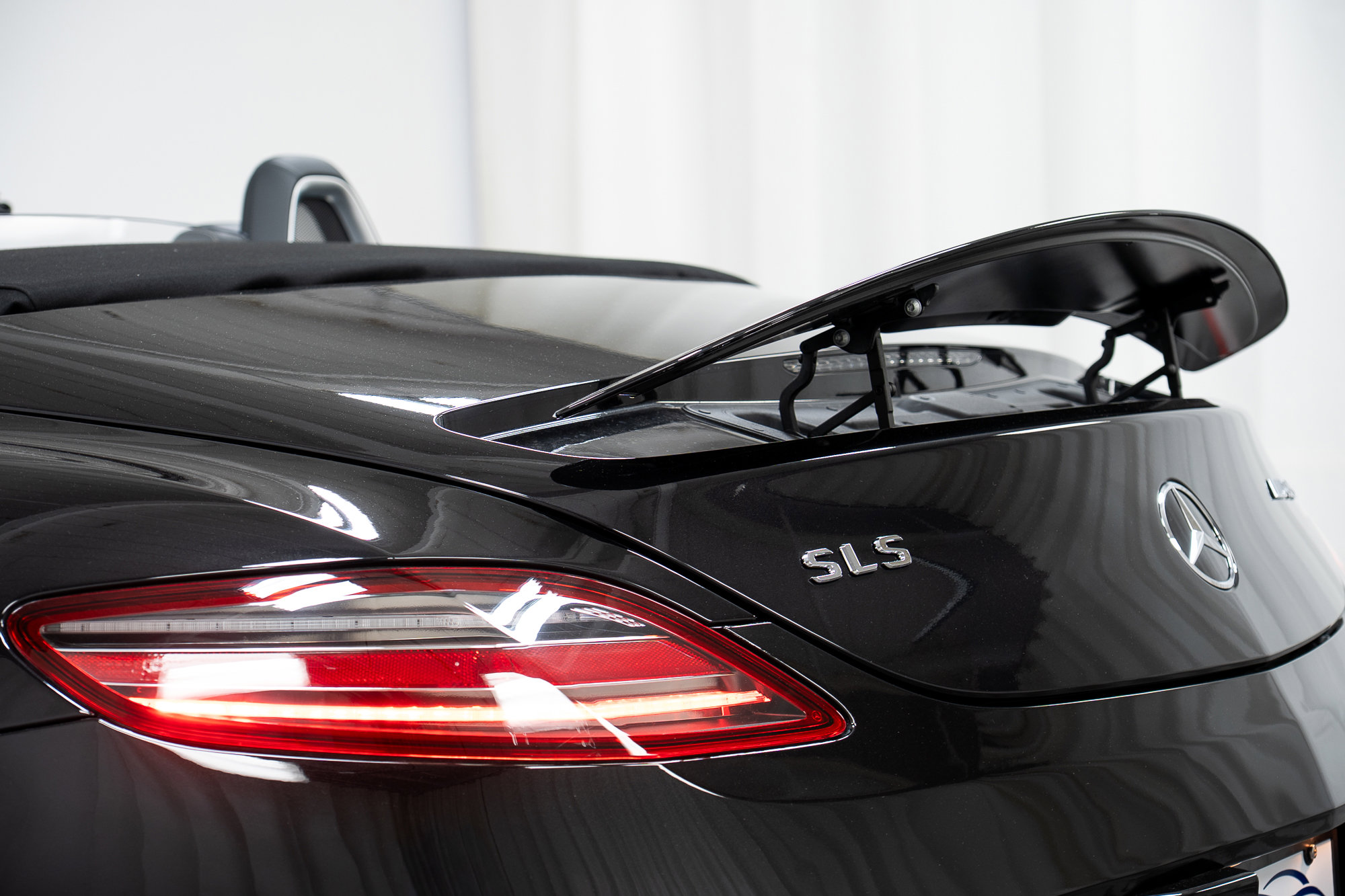 Used 2012 Mercedes-Benz SLS AMG Roadster image 35