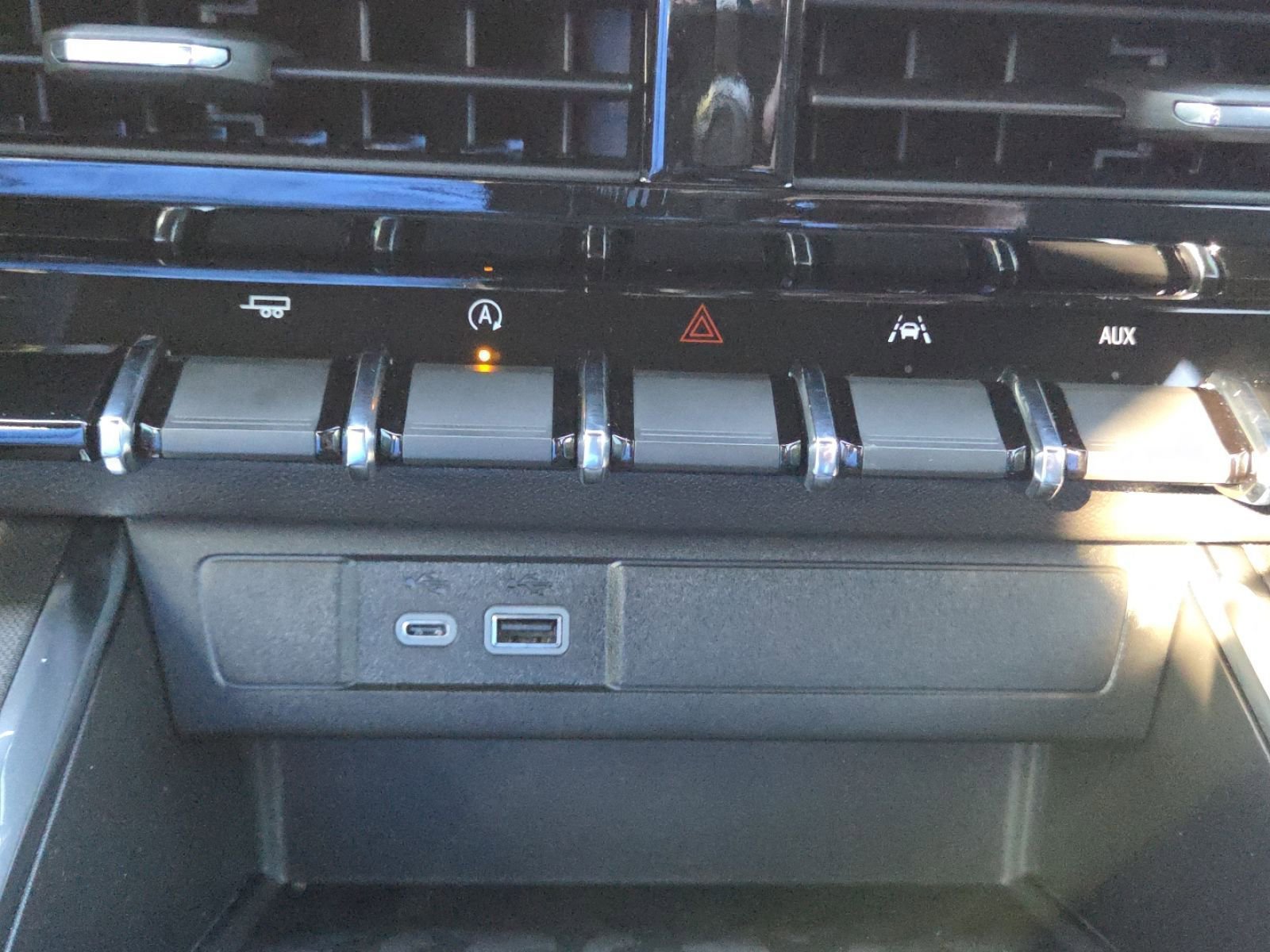 New 2026 GMC Canyon Elevation w/ Convenience Package image 34