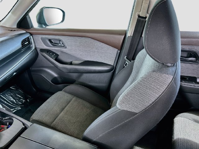 Used 2021 Nissan Rogue S FWD image 5