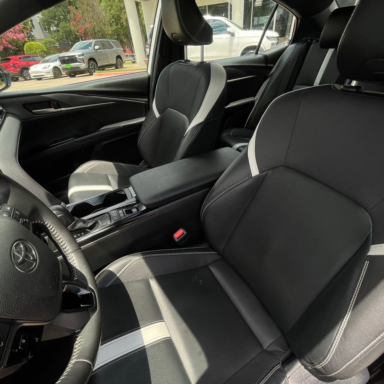 Used 2025 Toyota Camry SE FWD image 22