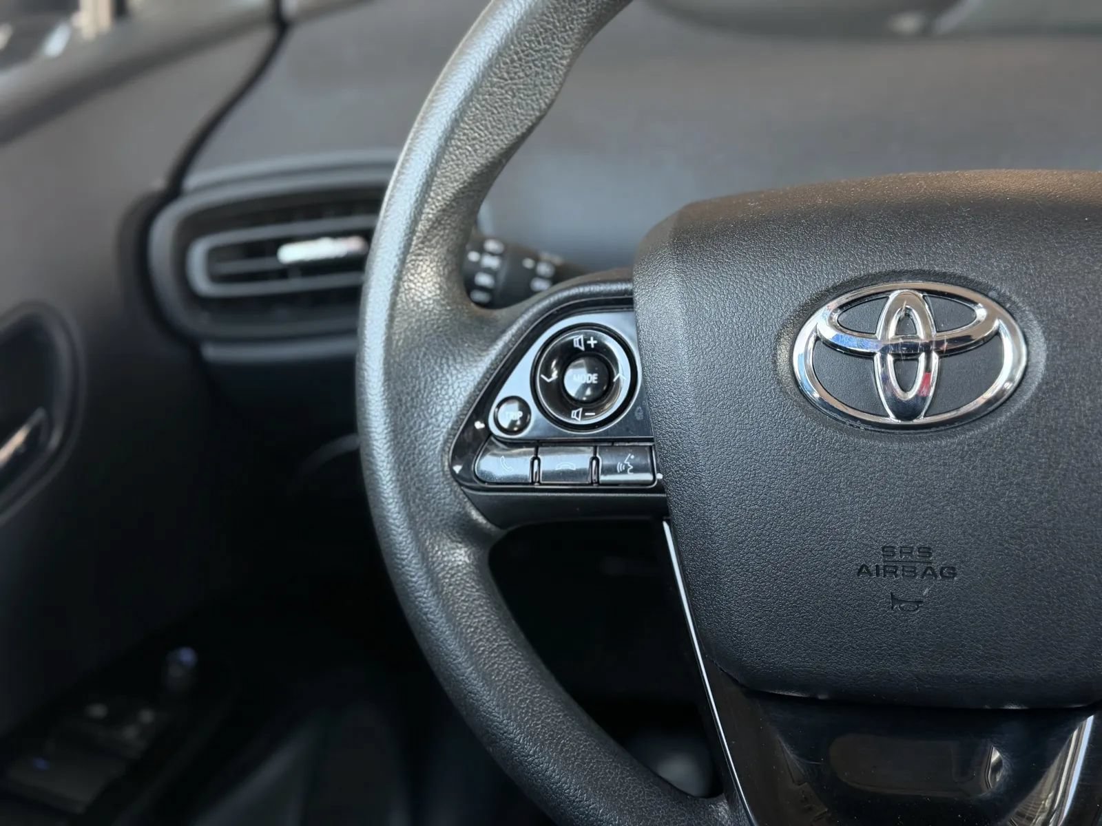 Used 2021 Toyota Prius LE AWD/4WD image 22