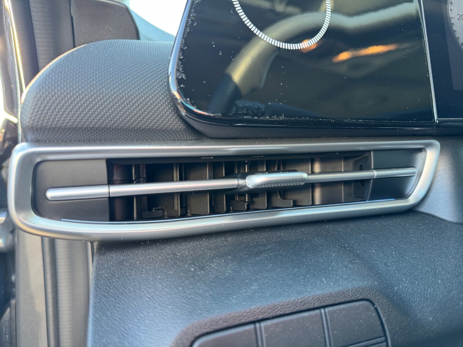 New 2025 Hyundai Elantra SEL image 22