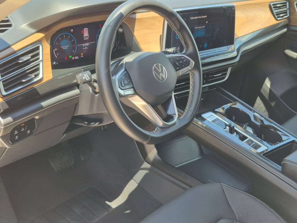 Used 2025 Volkswagen Atlas SE FWD image 14