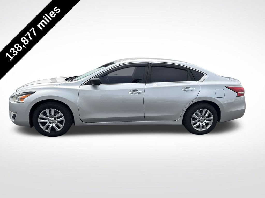Used 2013 Nissan Altima 2.5 S FWD image 2