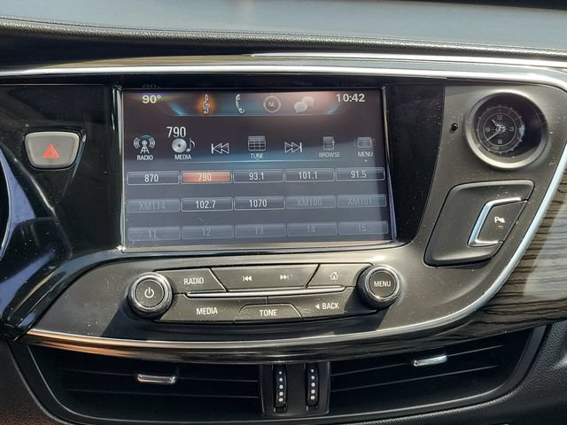 Used 2018 Buick Envision Essence FWD image 11