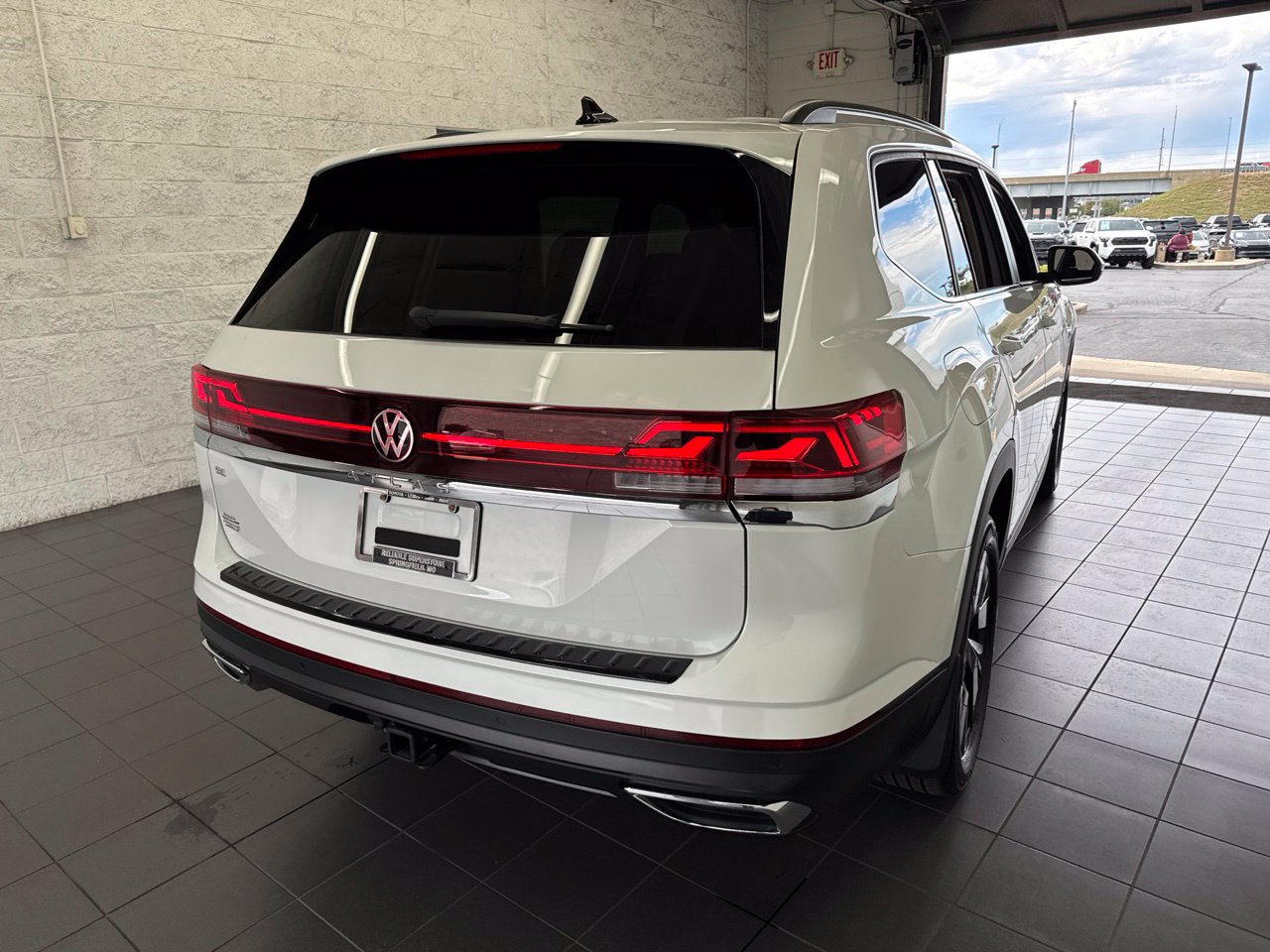 Used 2026 Volkswagen Atlas SE FWD image 7