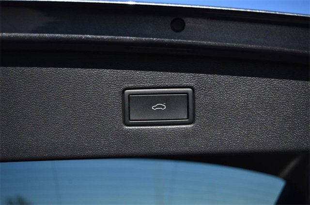 Certified 2022 Volkswagen Tiguan SE w/ Panoramic Sunroof Package image 27