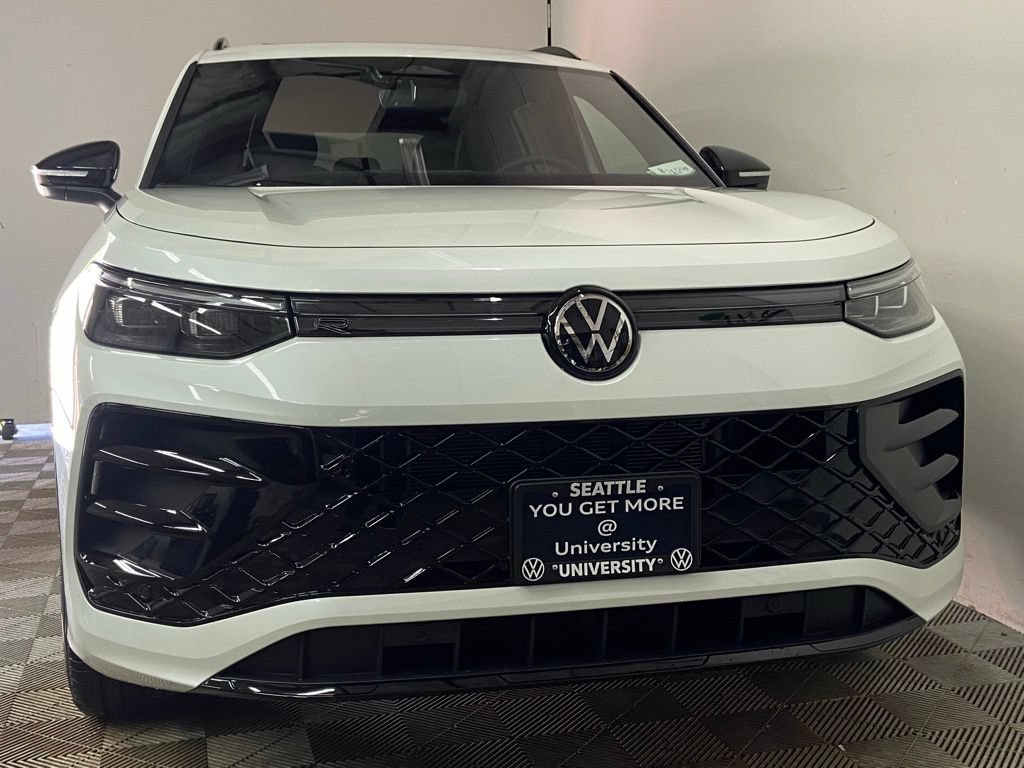 New 2026 Volkswagen Tiguan SE R-Line AWD/4WD image 2