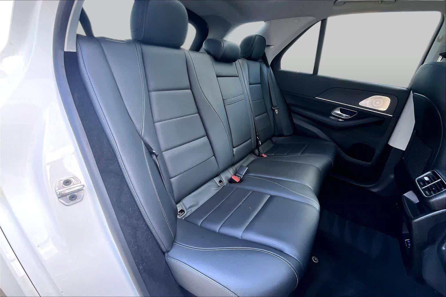 Used 2024 Mercedes-Benz GLE 350 4MATIC w/ AMG Line Exterior image 18