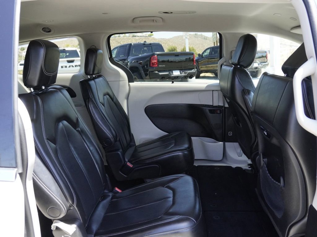 Certified 2023 Chrysler Pacifica Touring-L FWD image 24