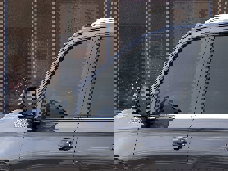 New 2026 Chevrolet Suburban High Country image 12