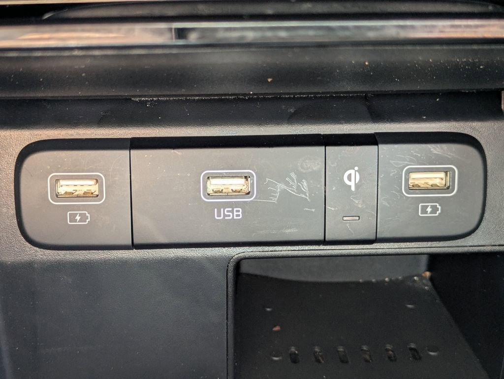 Used 2023 Kia Sorento SX image 27