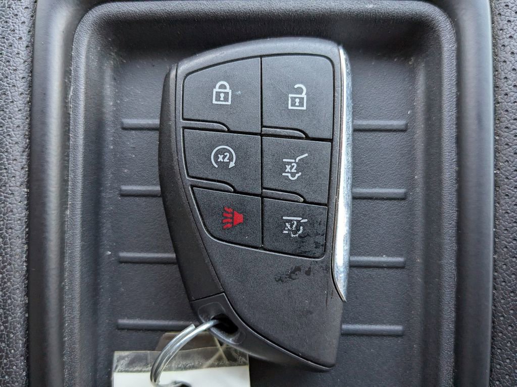 Used 2024 GMC Yukon XL SLT image 32