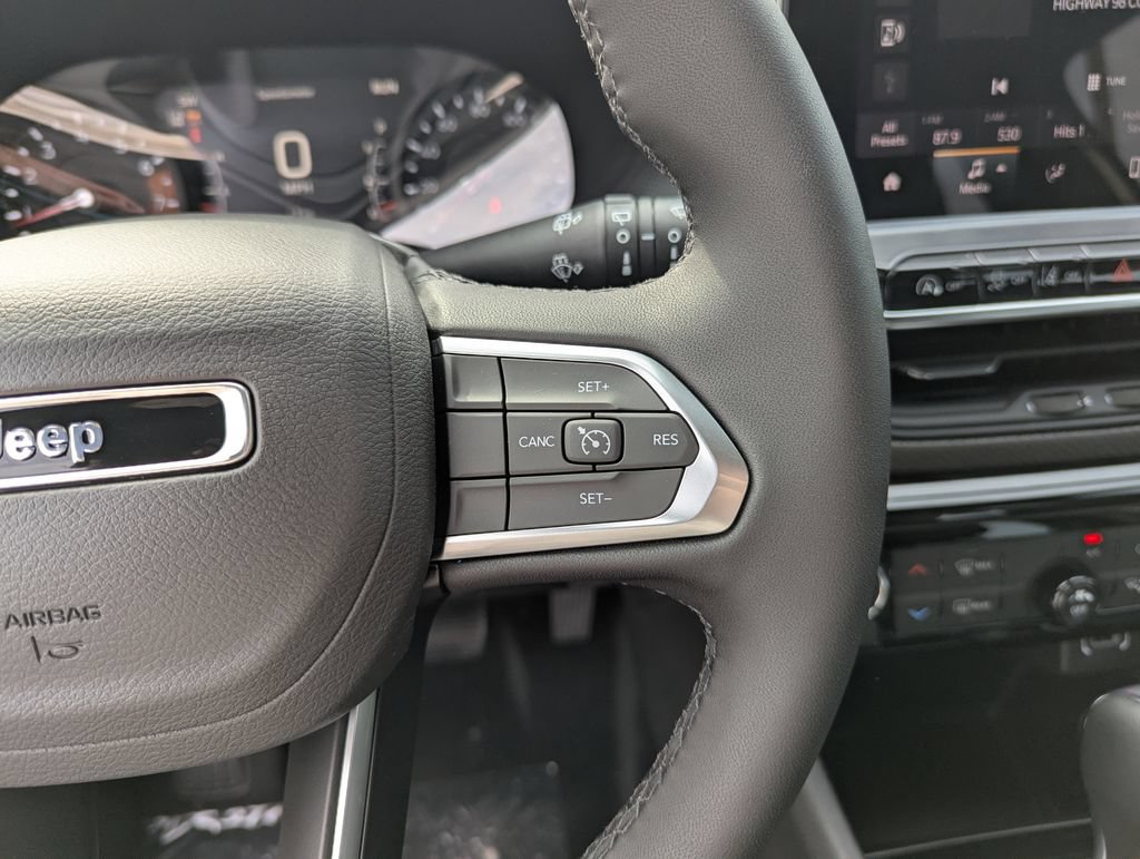 New 2026 Jeep Compass Latitude AWD/4WD image 23