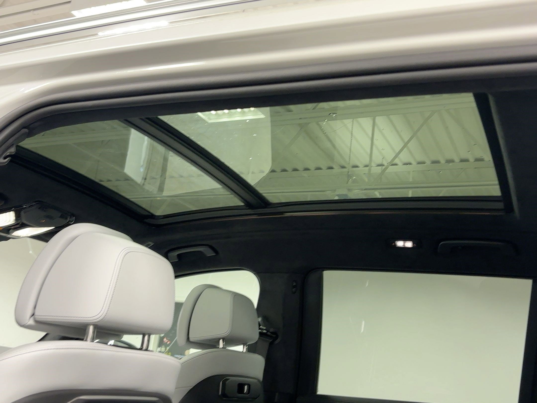 New 2026 BMW X7 xDrive40i w/ Premium Package image 14