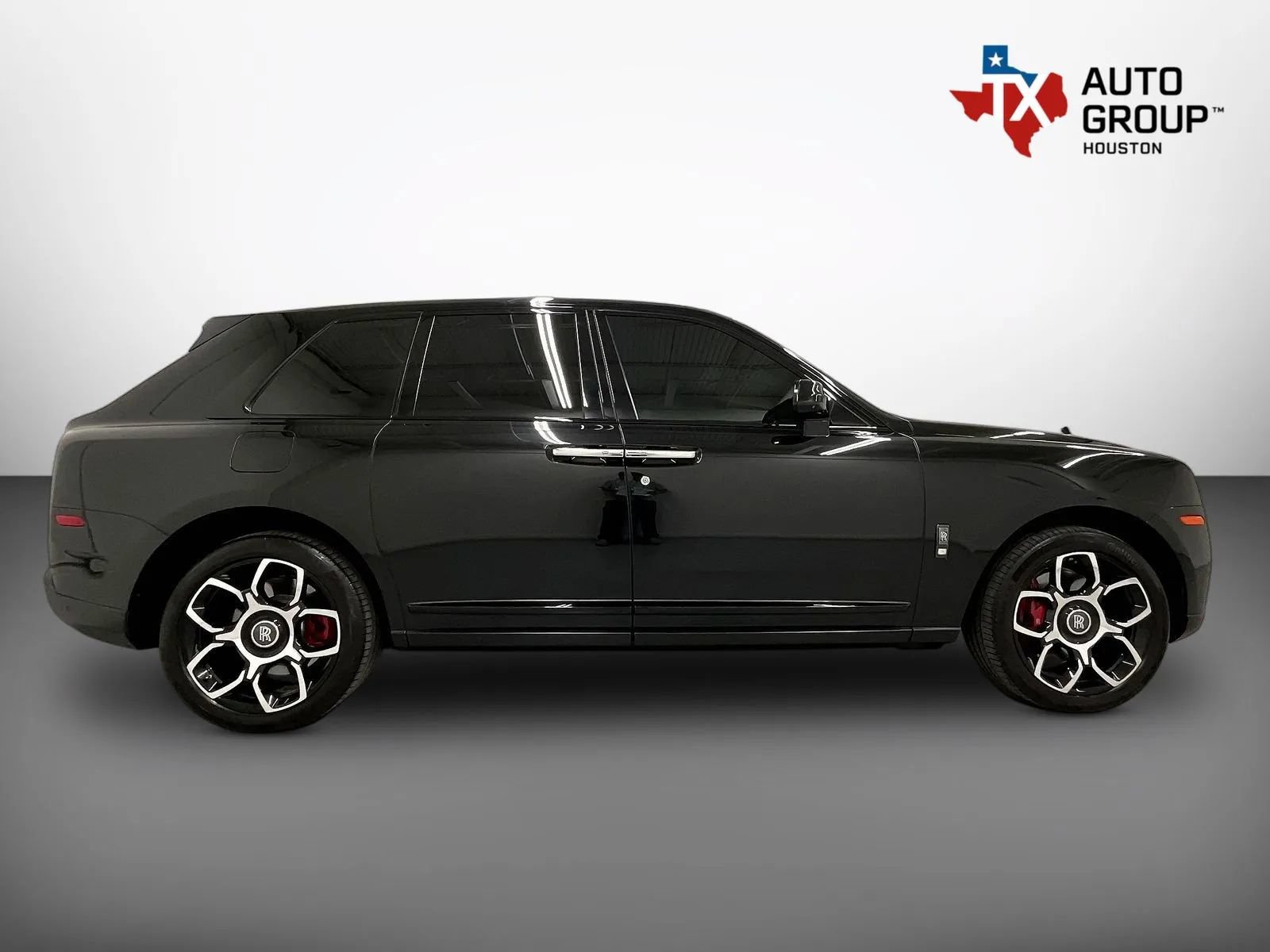 Used 2021 Rolls-Royce Cullinan Black Badge AWD/4WD image 8