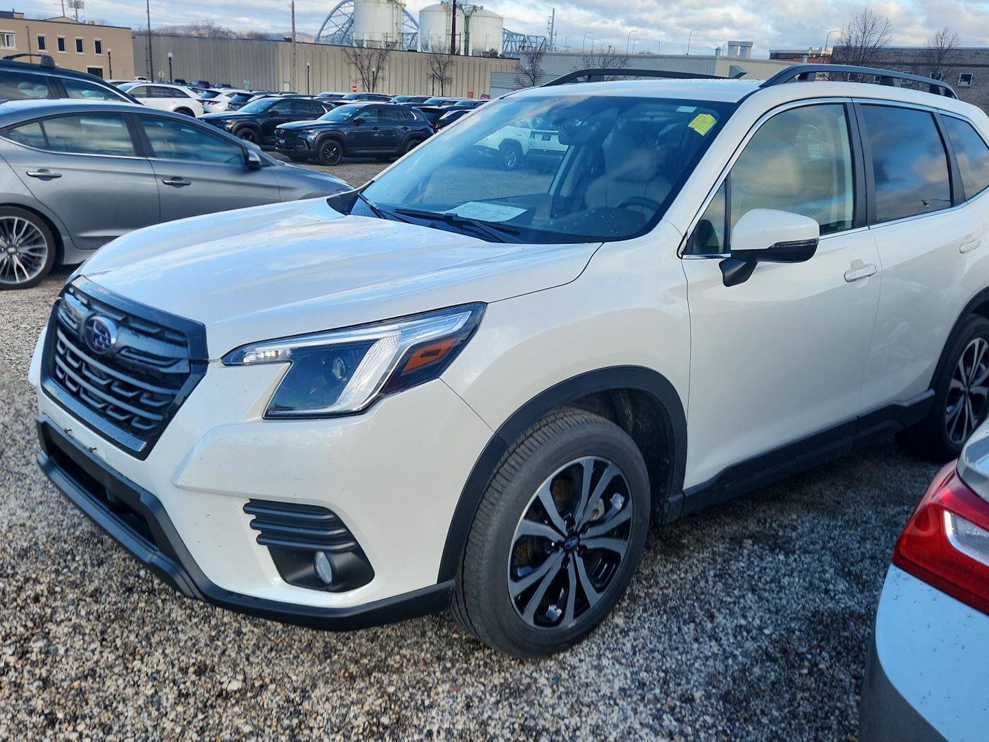 Used 2023 Subaru Forester Limited w/ Popular Package #3 image 9