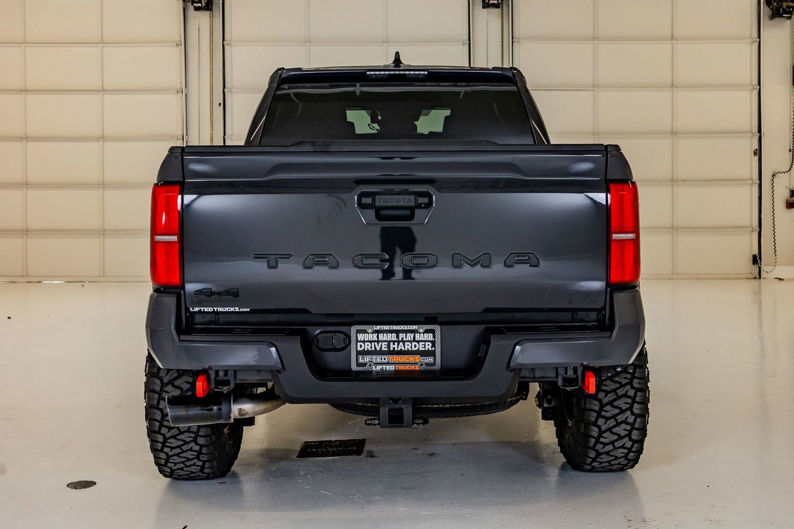 Used 2025 Toyota Tacoma TRD Off-Road AWD/4WD image 8