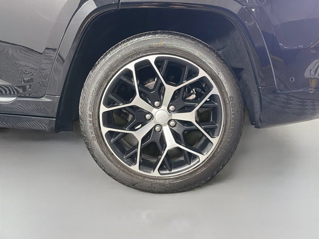 Used 2023 Jeep Grand Cherokee Summit AWD/4WD image 33