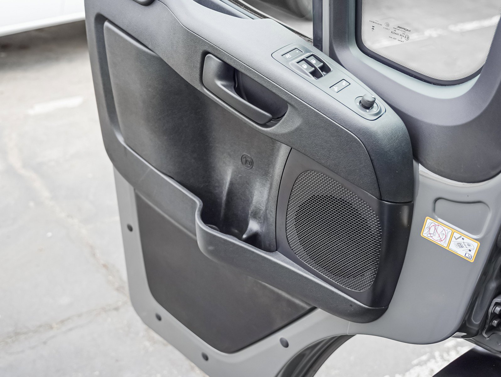 Used 2025 RAM ProMaster 2500 w/ Convenience Group FWD image 24